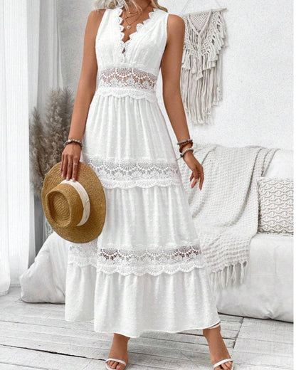 Robe en dentelle sans manches