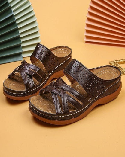 Sandale à plateforme compensée ajourée